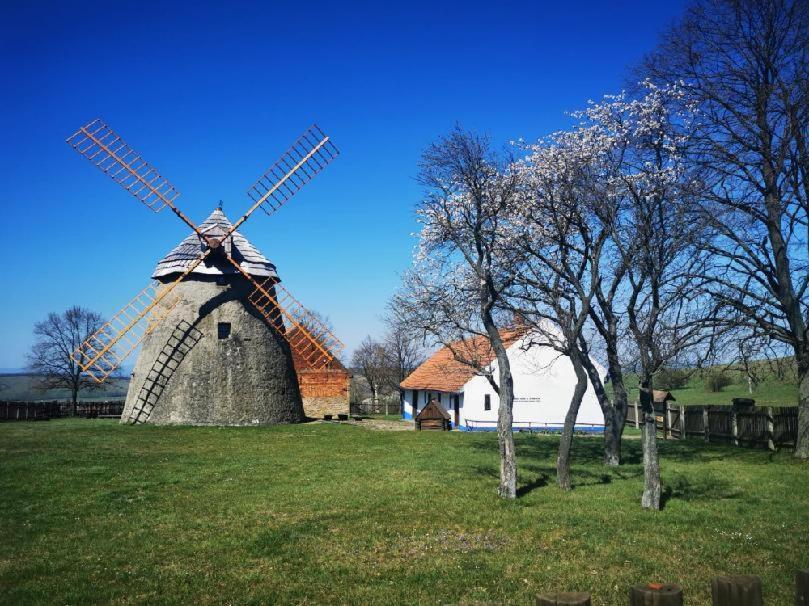 Penzion U Kostela Kuzelov Exteriér fotografie