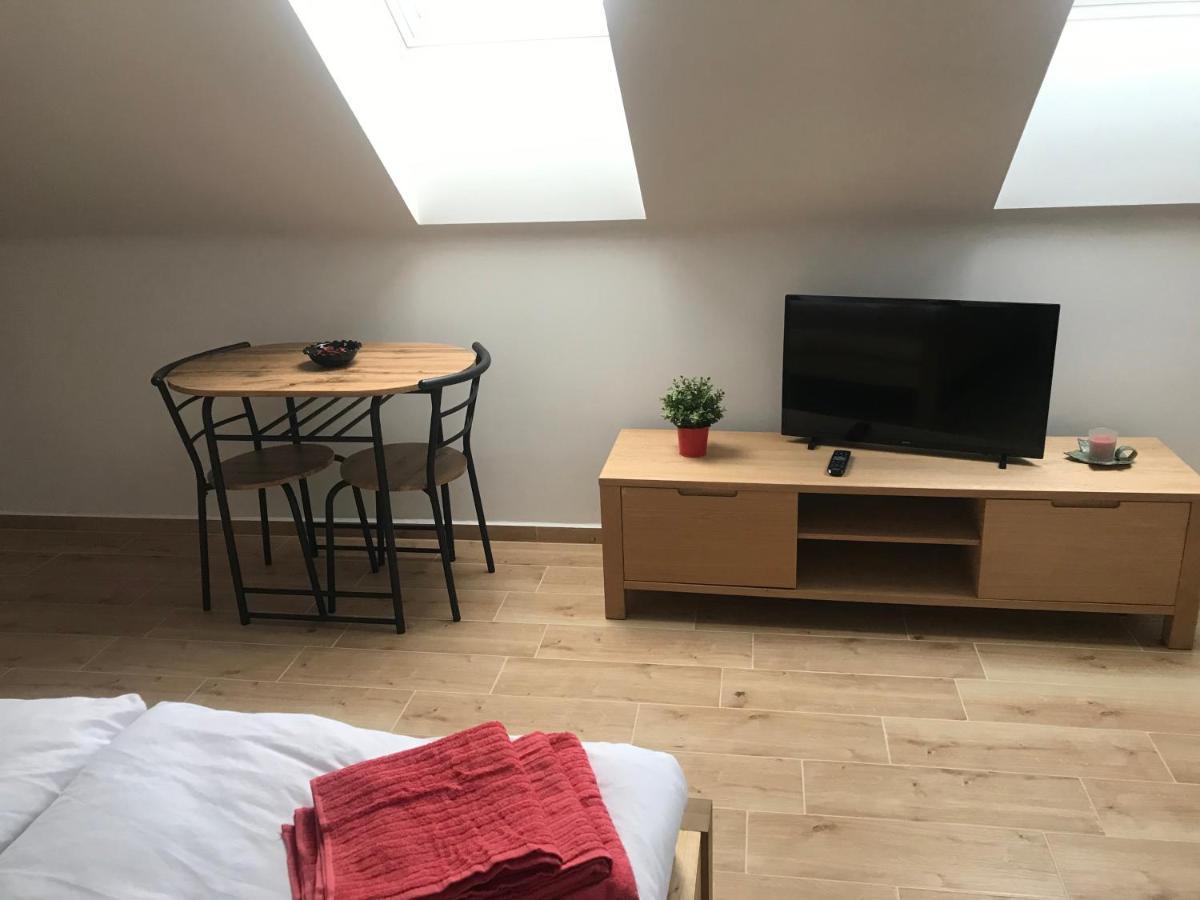 Penzion U Kostela Kuzelov Exteriér fotografie