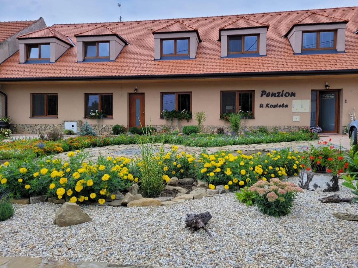 Penzion U Kostela Kuzelov Exteriér fotografie