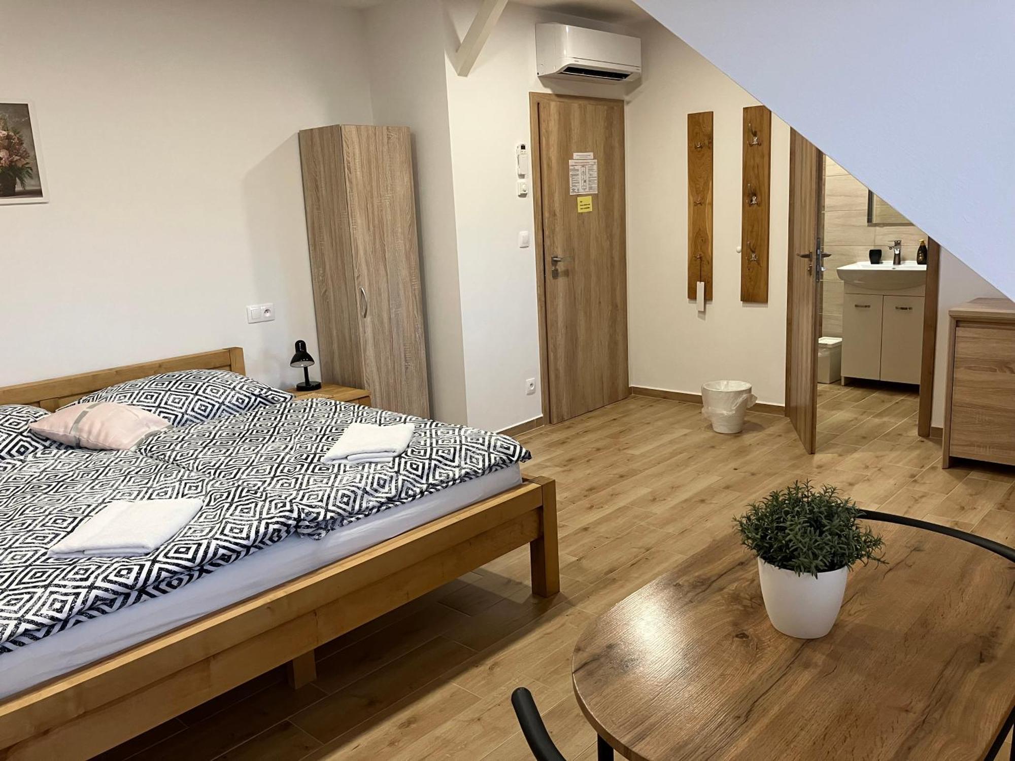 Penzion U Kostela Kuzelov Exteriér fotografie